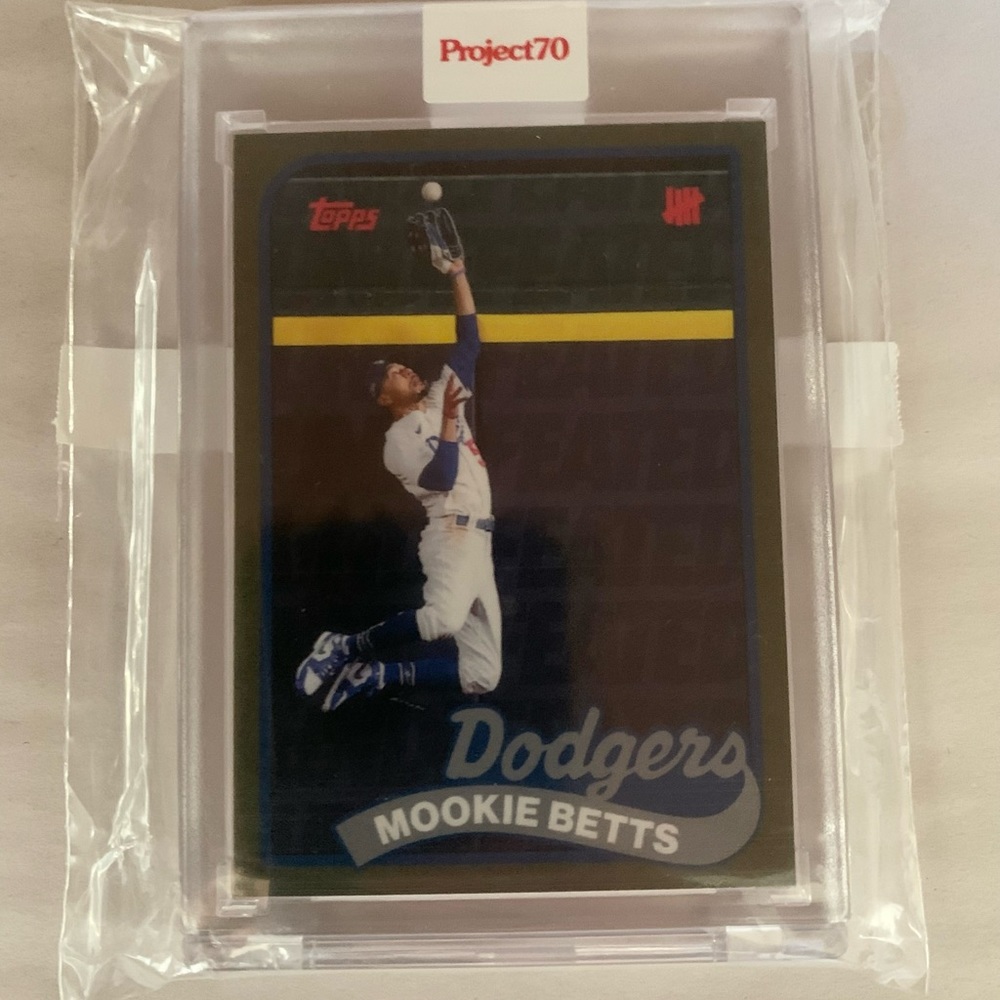 Mookie Betts Topps Card